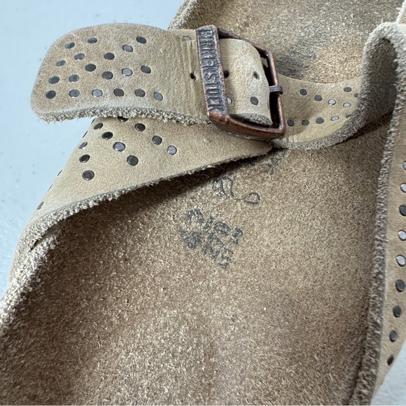 Birkenstock Gizeh Sandals Tan Suede Size 42 Studded Thong Comfort Summer Casual - Picture 6 of 16